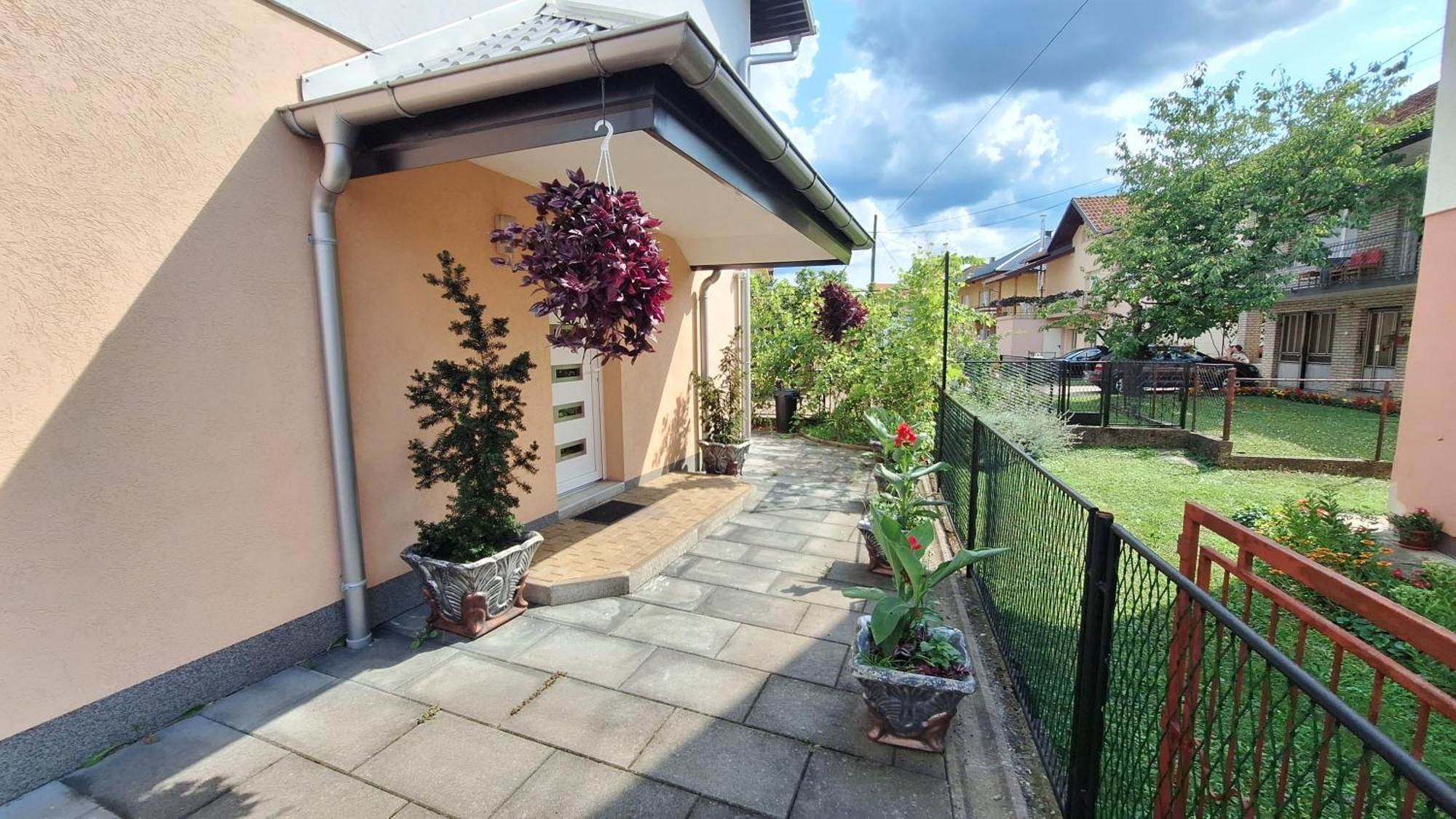 Kaca Apartmani 1 Banja Luka Exterior foto