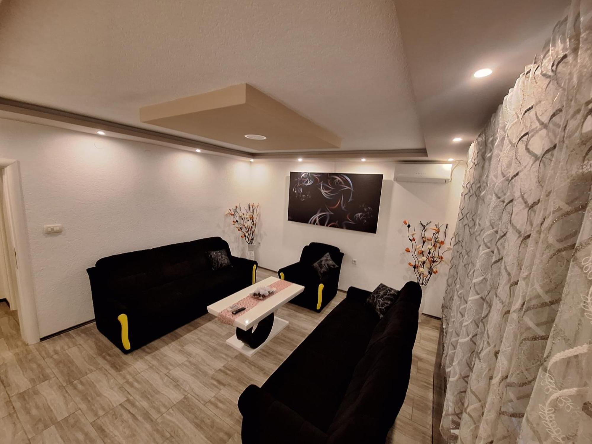 Kaca Apartmani 1 Banja Luka Exterior foto