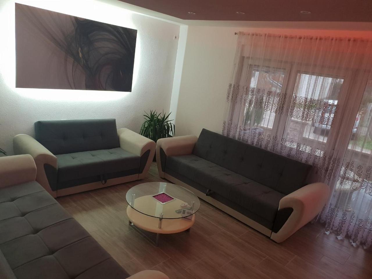 Kaca Apartmani 1 Banja Luka Exterior foto