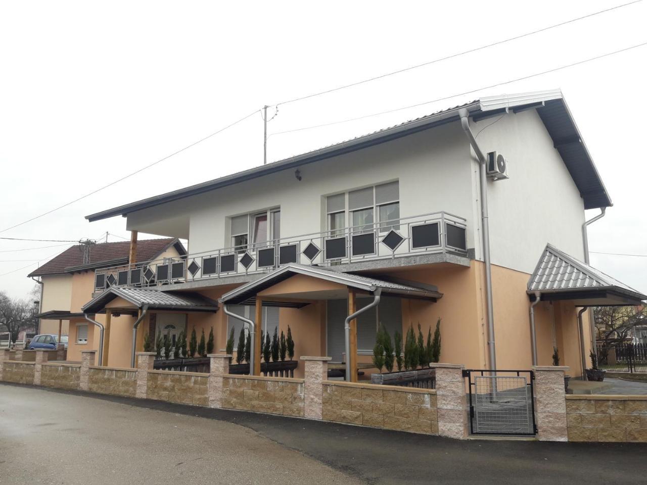 Kaca Apartmani 1 Banja Luka Exterior foto